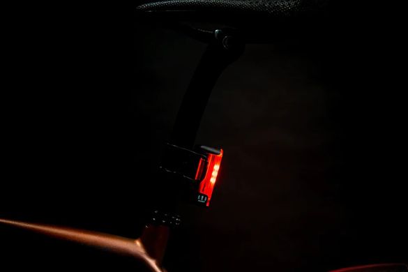 Заднє світло Lezyne STRIP PRO ALERT 400+ REAR Чорний (2024) фото