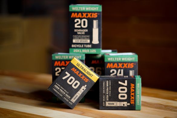 Камера Maxxis Welter Weight 27.5x1.9/2.35 AV L:48мм фото