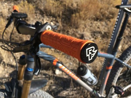 Грипсы Race Face GRIPPLER 30mm LOCK ON ORANGE P021 фото