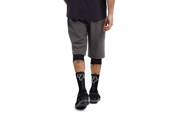 Велошорти RaceFace Traverse Shorts Charcoal L фото