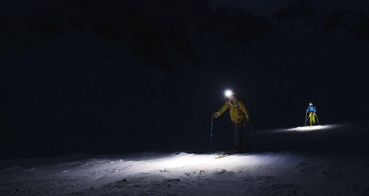 Налобний ліхтар PETZL SWIFT RL (900 lm) orange