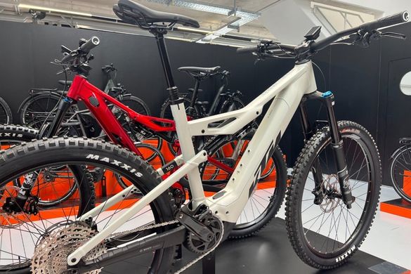 Электровелосипед 29-27.5" KTM MACINA KAPOHO 7972 (2024), серый фото